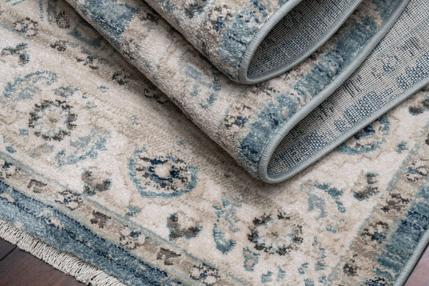 Adorn 500-6882 Light Blue/Cream Area Rug