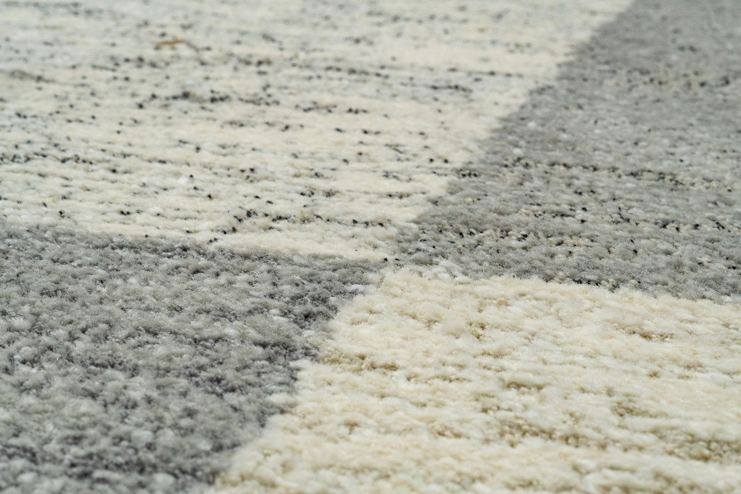 Monroe 9812-190 Ivory/Grey Area Rug