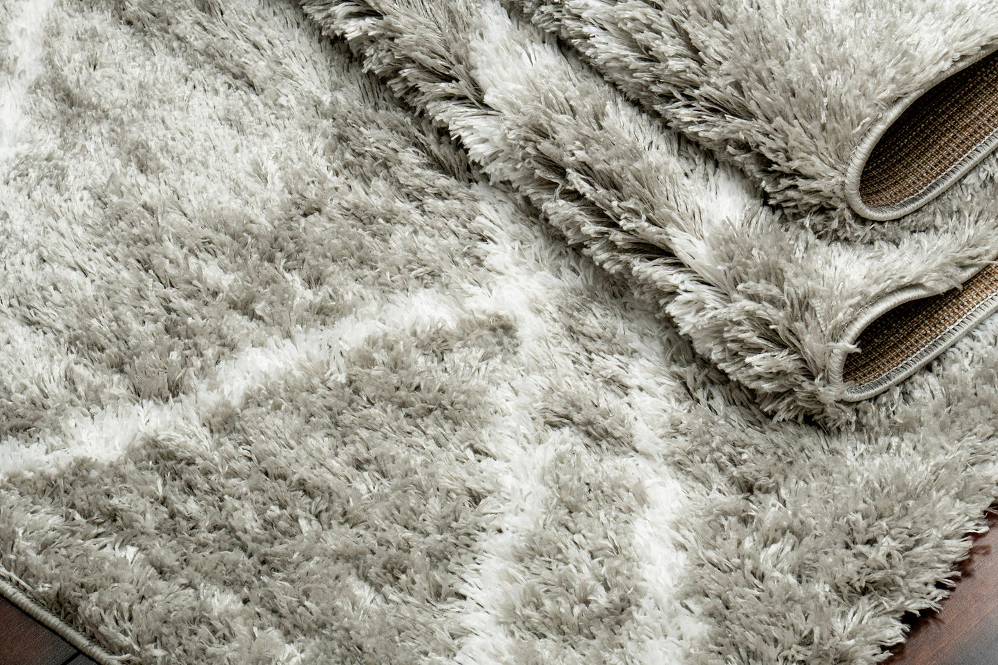 Nordic 7431-900 Silver/White Area Rug