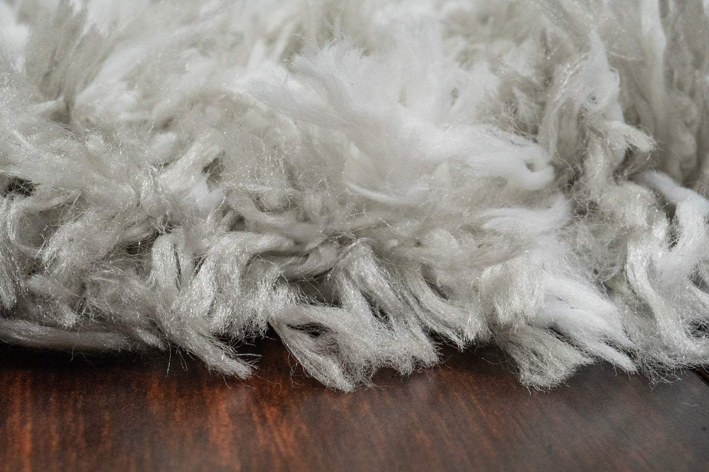 Nordic 7432-900 Silver/White Area Rug