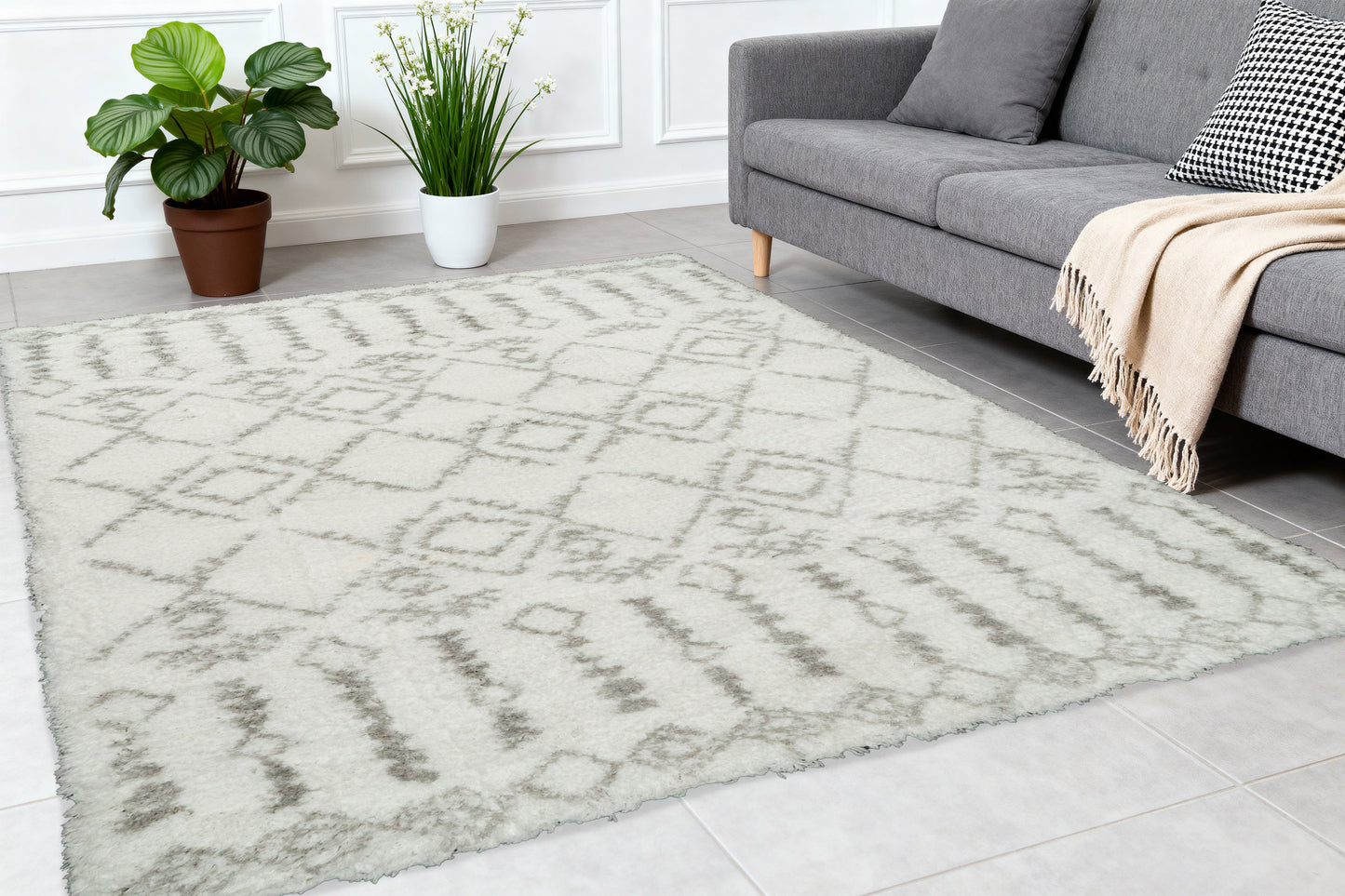 Nordic 7433-100 White/Silver Area Rug