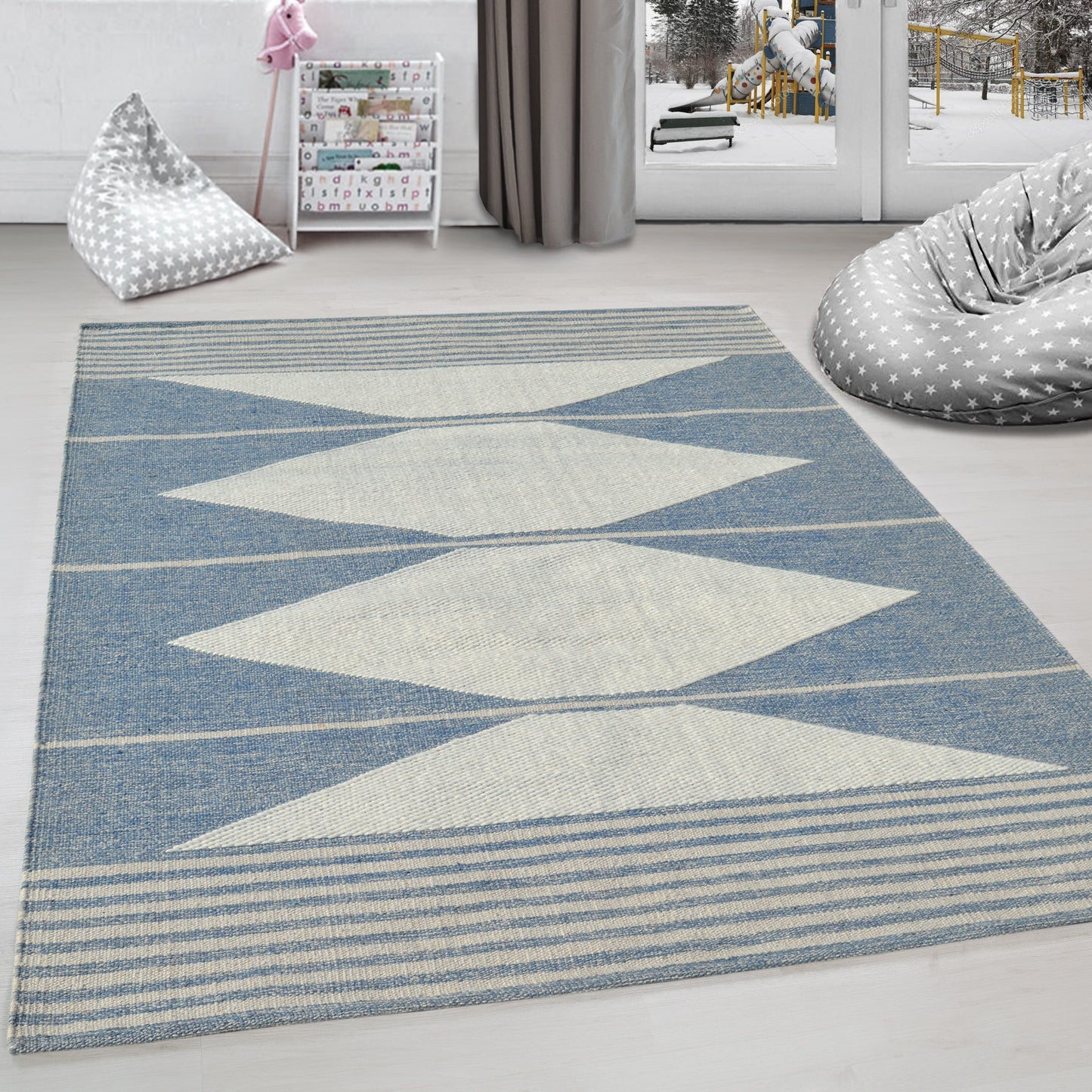 Oak 8374-501 Ivory/Blue Area Rug