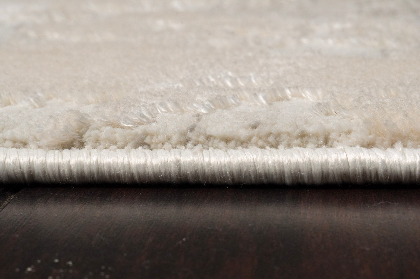 Quartz 27031-110 Ivory/Beige Area Rug