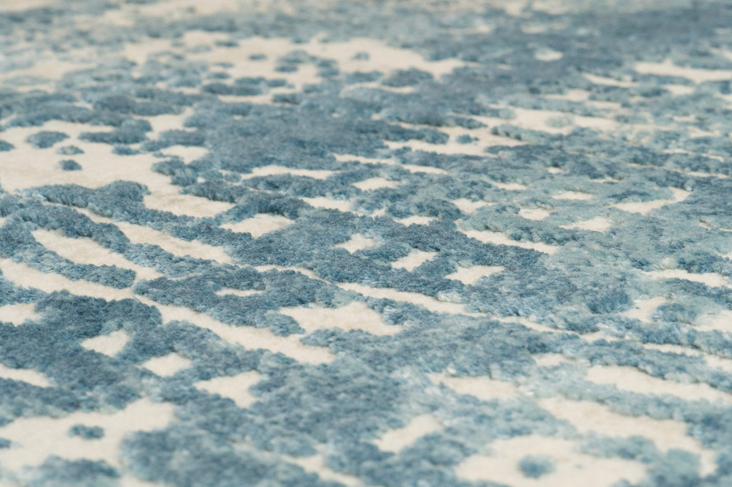 Quartz 27035-150 Blue Area Rug