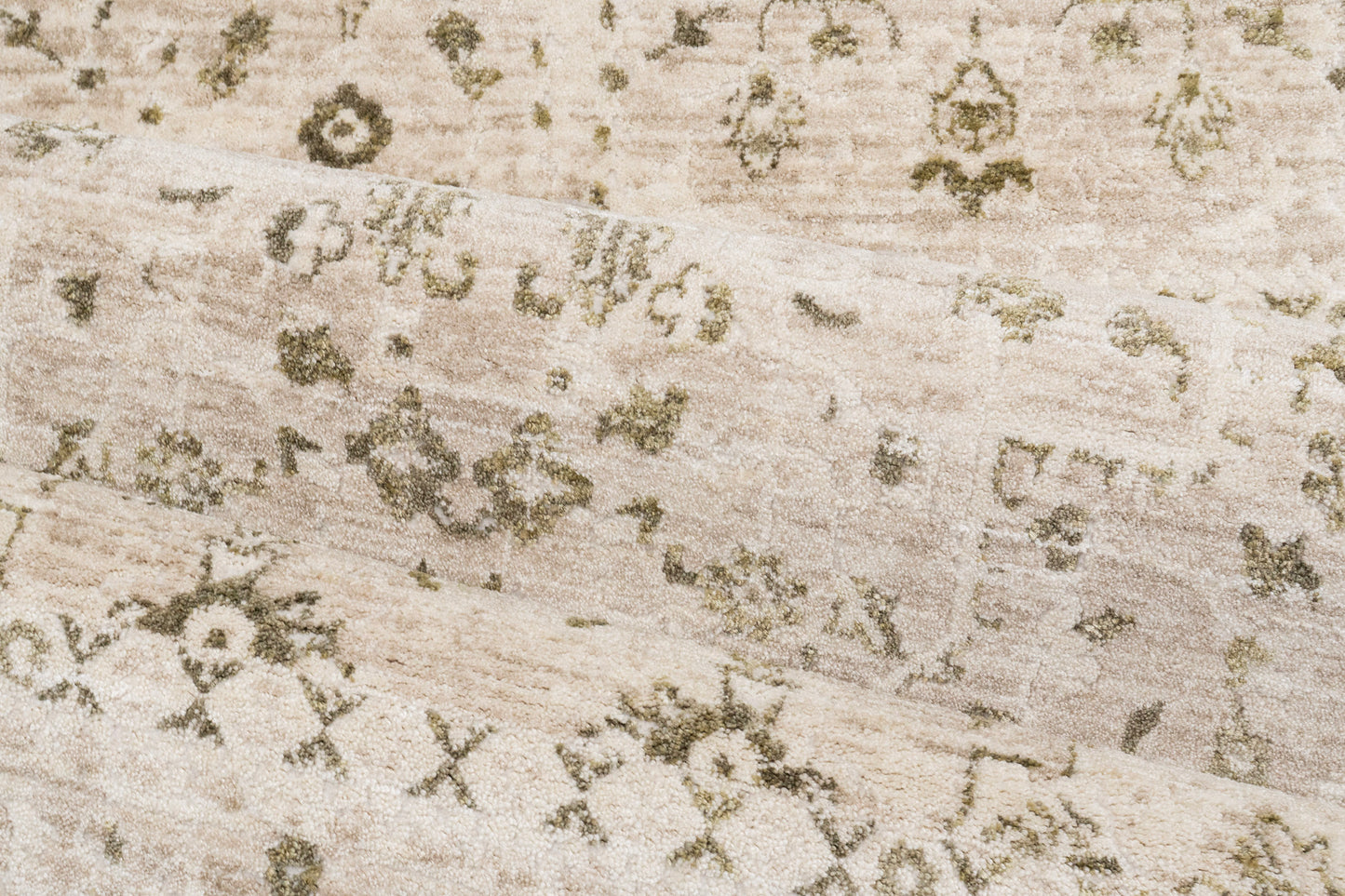Sequence 18512-800 Beige Area Rug