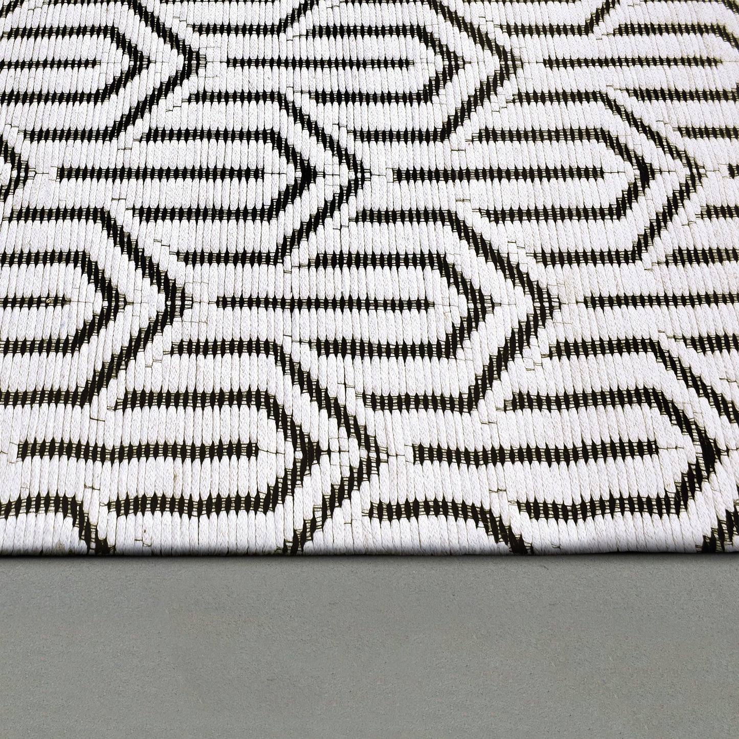 Soul 7404-190 Ivory/Charcoal Area Rug