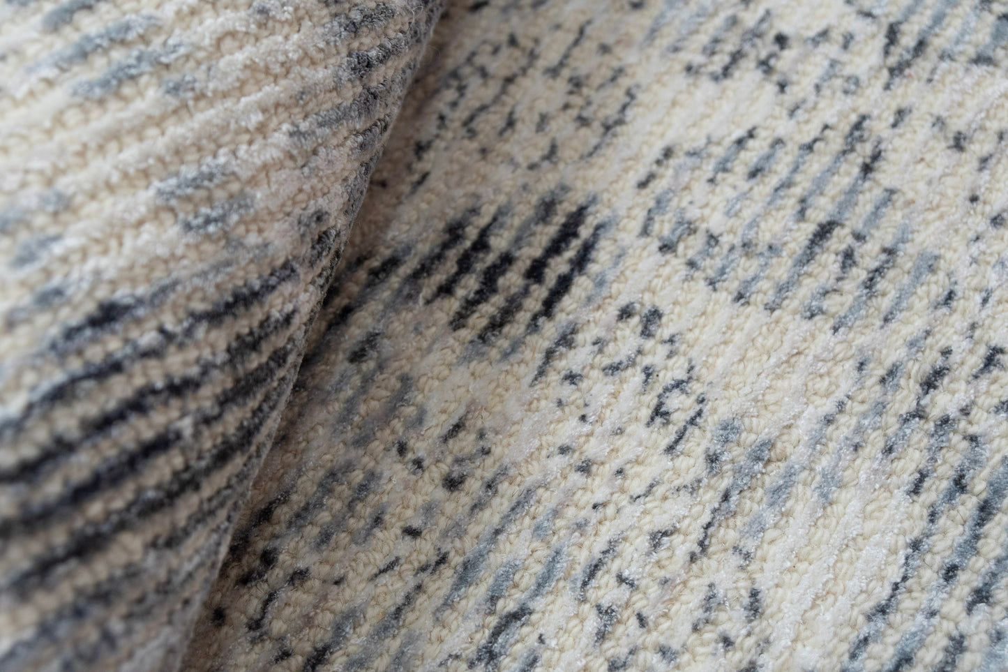 Stefano 15703-190 Ivory/Grey Area Rug