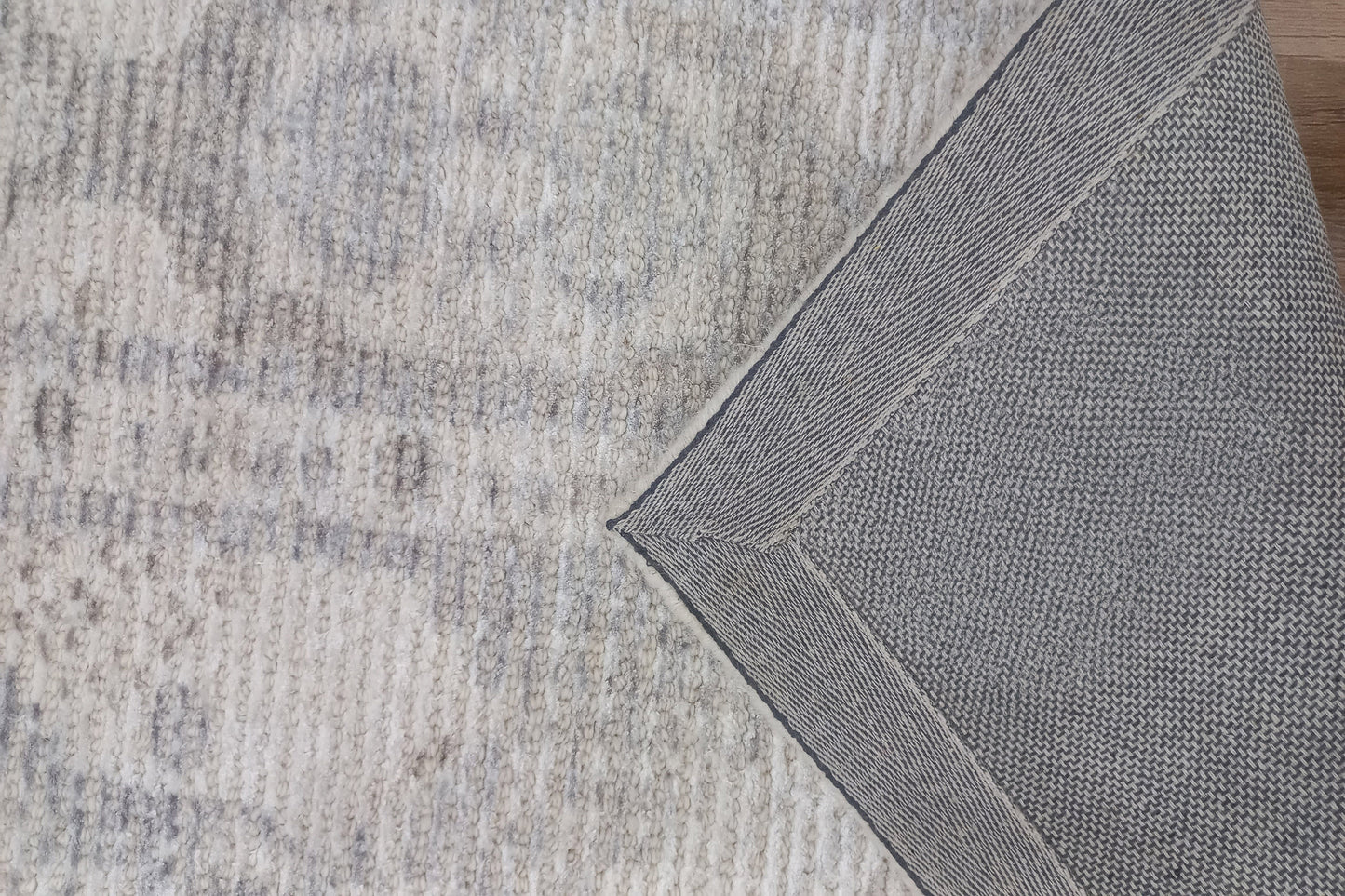 Stefano 15700-189 Ivory/Beige/Grey Area Rug