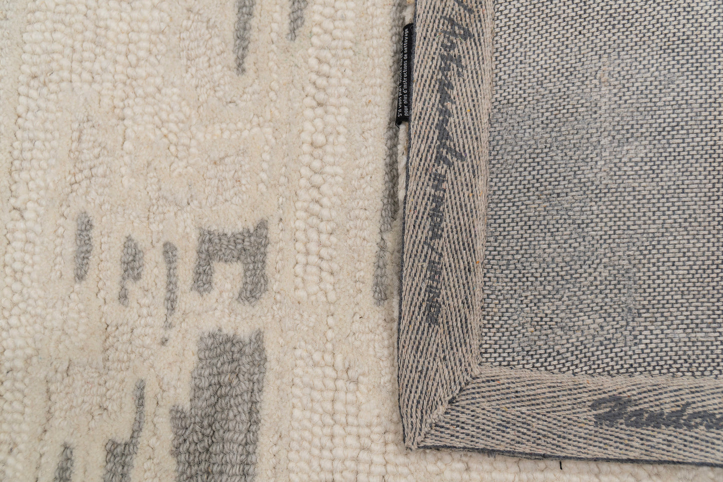 Trono 5480-191 Ivory/Silver Area Rug