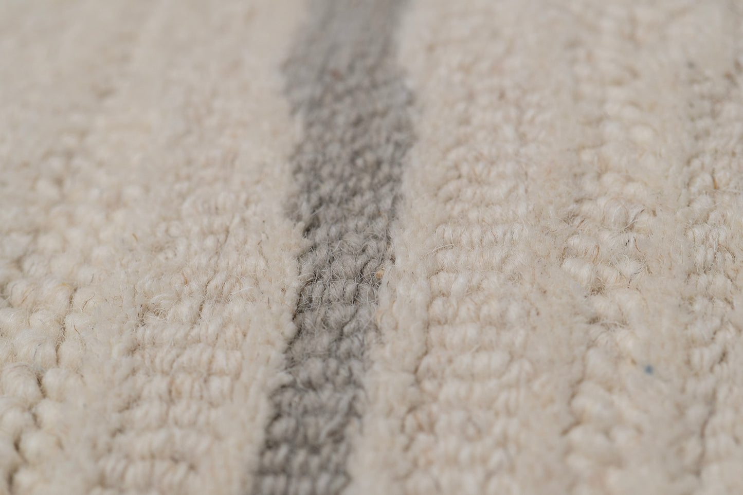 Trono 5480-191 Ivory/Silver Area Rug