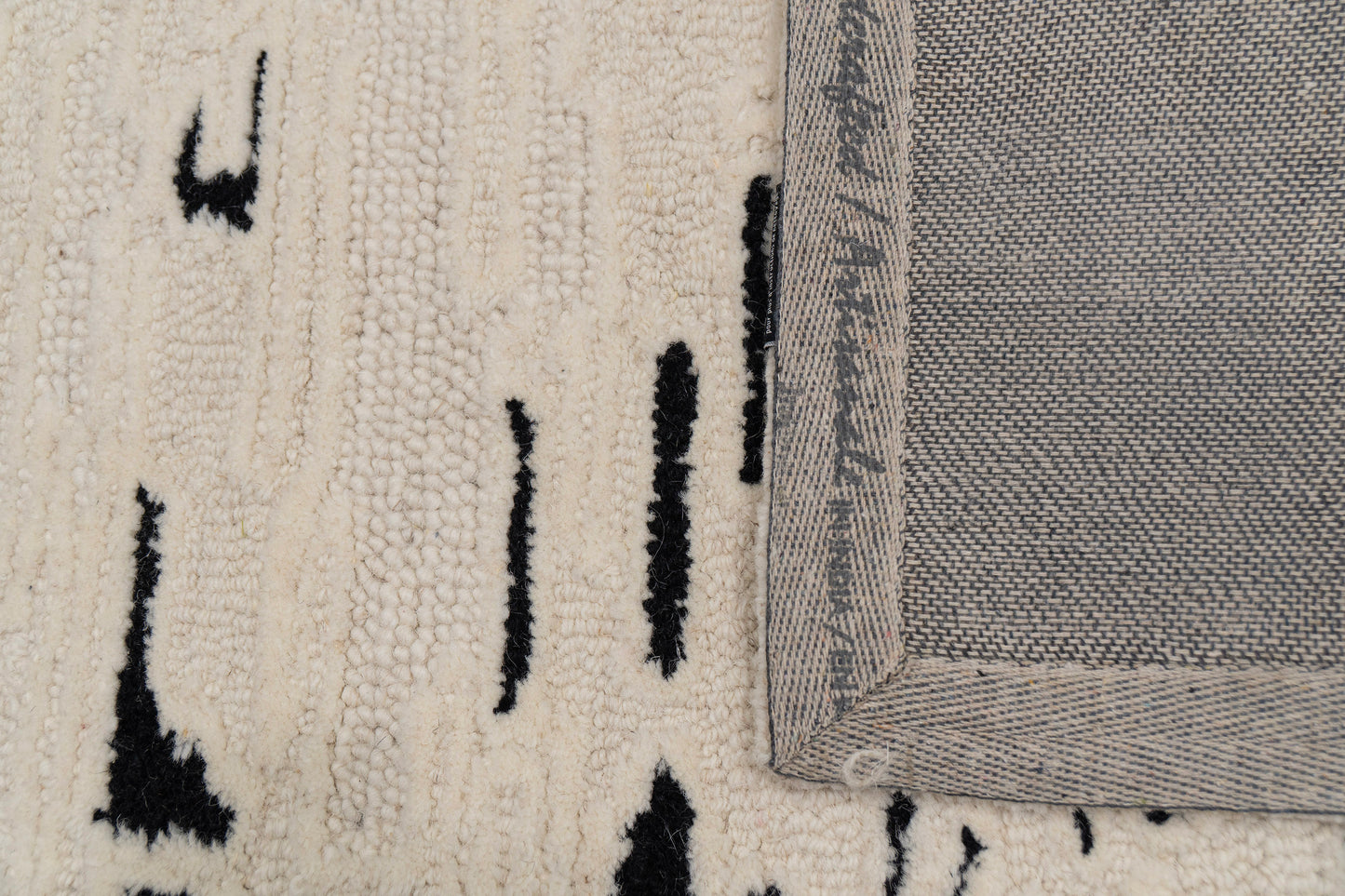 Trono 5480-910 Black/White Area Rug