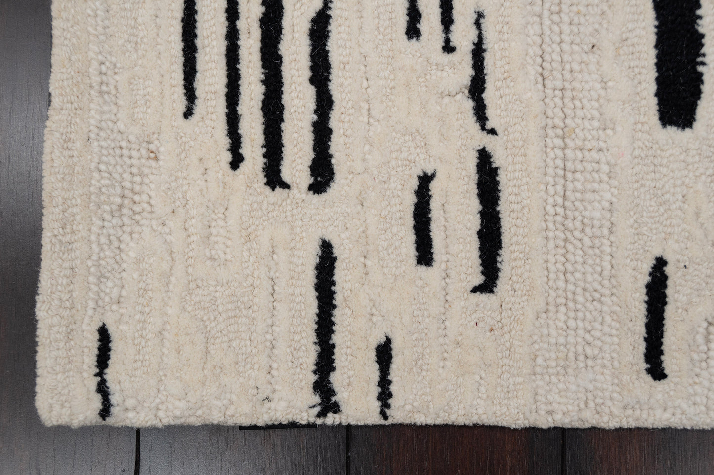 Trono 5480-910 Black/White Area Rug