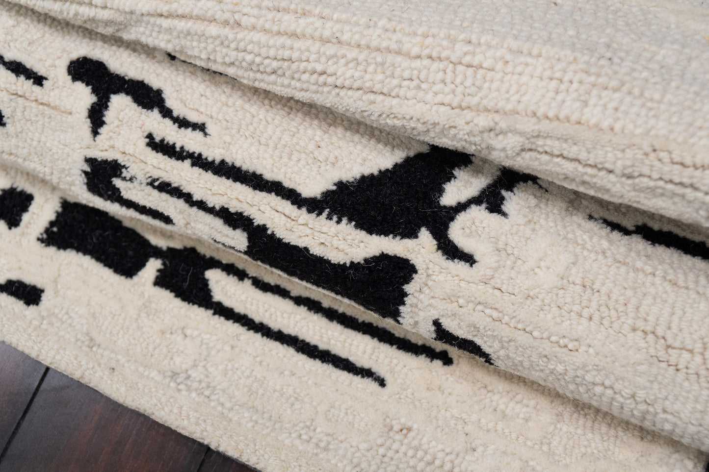 Trono 5480-910 Black/White Area Rug