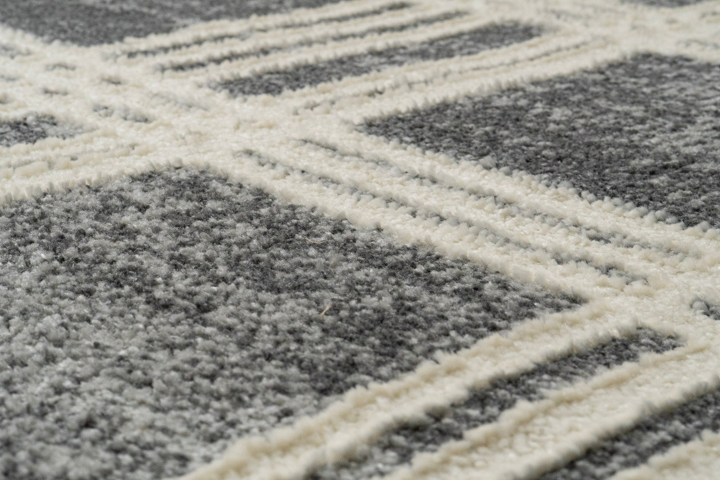 Venedik 17774-900 Grey Area Rug