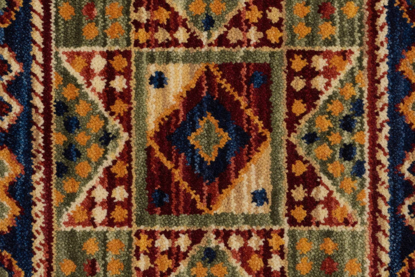Wade 18604-399 Red/Multi Area Rug